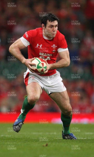 21.11.09... Wales v Argentina, Invesco Perpetual Series 2009 -  Wales' Stephen Jones 