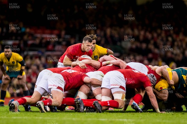 101118 - Wales v Australia, Under Armour Series - Gareth Davies of Wales puts the ball into the scrum 