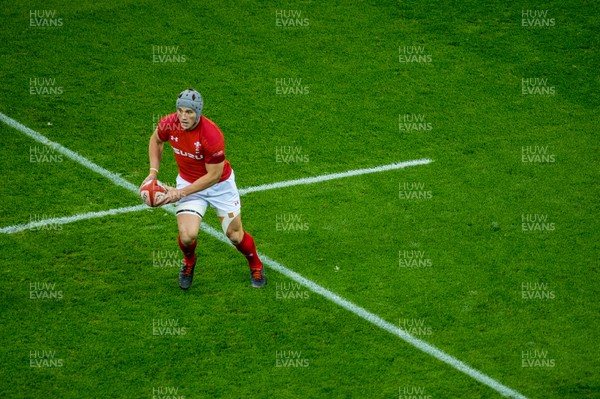 101118 - Wales v Australia, Under Armour Series - Jonathan Davies of Wales in action 
