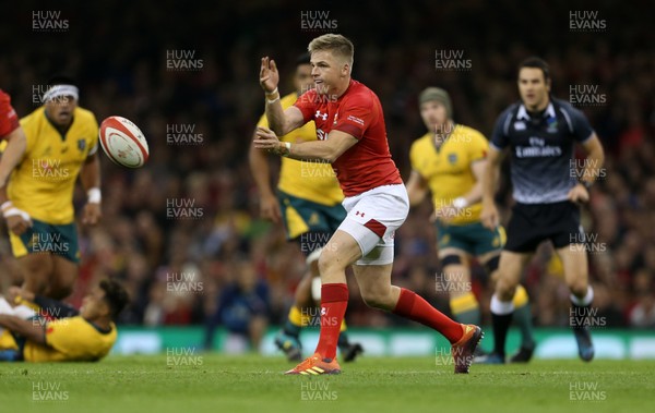 101118 - Wales v Australia - Under Armour Series 2018 - Gareth Anscombe of Wales