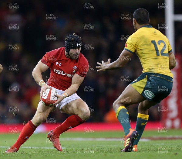 101118 - Wales v Australia - Under Armour Series 2018 - Leigh Halfpenny of Wales is challenged by Kurtley Beale of Australia