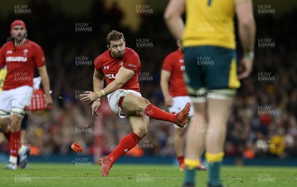 101118 - Wales v Australia - Under Armour Series 2018 - Leigh Halfpenny of Wales kicks a penalty