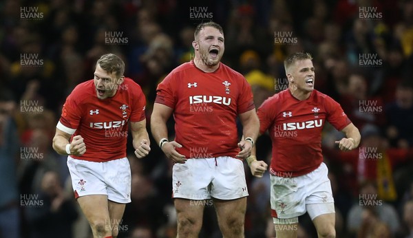 101118 - Wales v Australia - Under Armour Series 2018 - Dan Biggar, Dillon Lewis and Gareth Anscombe of Wales celebrate the victory at full time