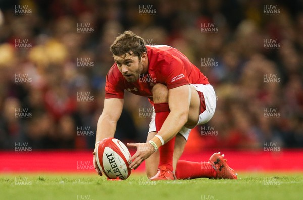 101118 - Wales v Australia, Under Armour Series 2018 - Leigh Halfpenny of Wales lines up a penalty kick