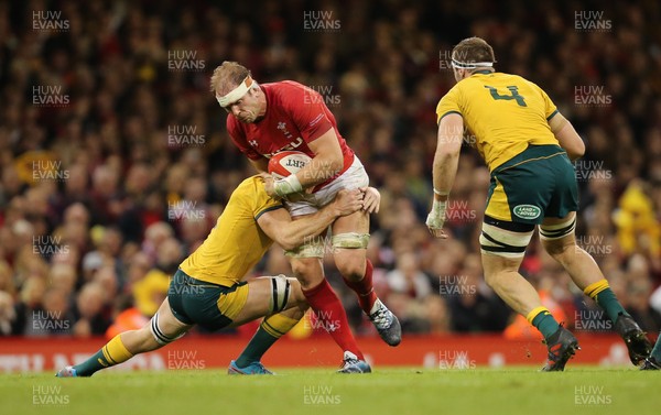 101118 - Wales v Australia, Under Armour Series 2018 - Alun Wyn Jones of Wales charges forward