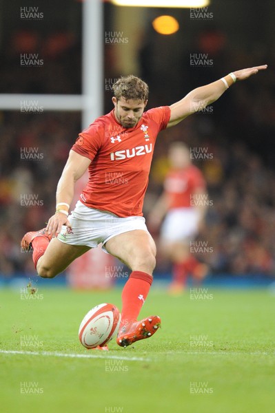 101118 - Wales v Australia - Under Armour Series 2018 - Leigh Halfpenny of Wales 