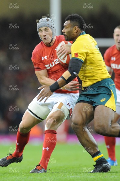 101118 - Wales v Australia - Under Armour Series 2018 - Jonathan Davies of Wales is tackled by Samu Kerevi of Australia 