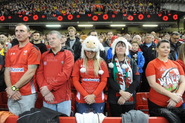 101118 - Wales v Australia - Under Armour Series 2018 - Welsh fans during the Service of Remembrance 