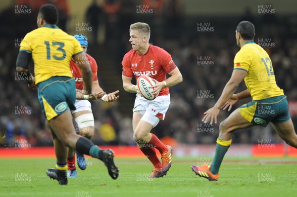 101118 - Wales v Australia - Under Armour Series 2018 - Gareth Anscombe of Wales 