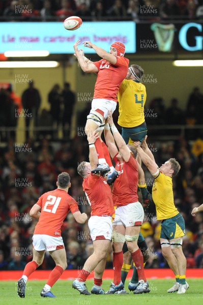 101118 - Wales v Australia - Under Armour Series 2018 - Cory Hill of Wales  wins line out ball