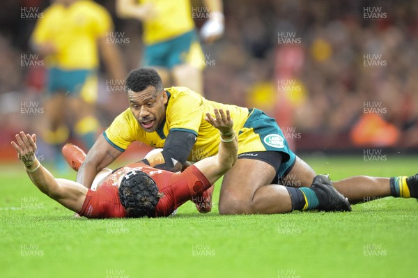101118 - Wales v Australia - Under Armour Series 2018 - Leigh Halfpenny of Wales is hit late by Samu Kerevi of Australia 