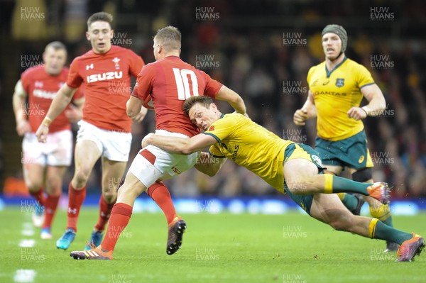101118 - Wales v Australia - Under Armour Series 2018 - Gareth Anscombe of Wales is tackled by Dane Haylett-Petty of Australia 