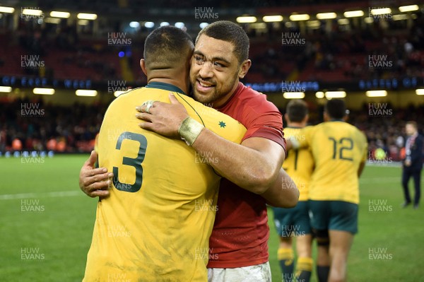 111117 - Wales v Australia - Under Armour Series 2017 - Taulupe Faletau of Wales and Sekope Kepu of Australia at the end of the game