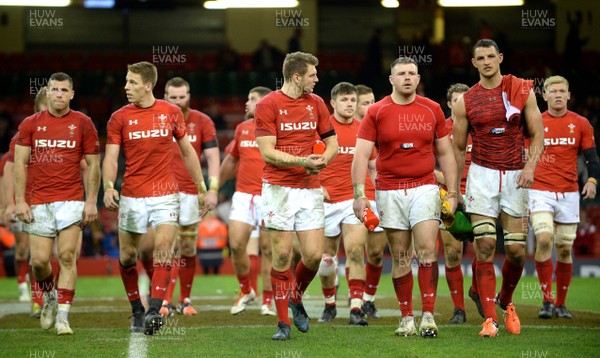 111117 - Wales v Australia - Under Armour Series 2017 - Wales players look dejected