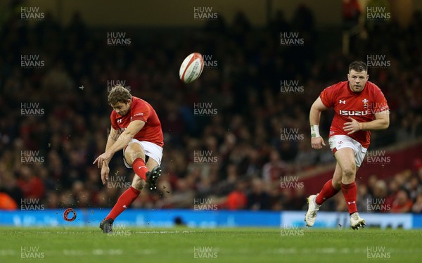 111117 - Wales v Australia - Under Armour Series 2017 - Leigh Halfpenny of Wales kicks a penalty