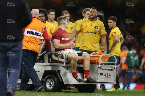 111117 - Wales v Australia - Under Armour Series 2017 - Dejected Jonathan Davies of Wales going off injured at full time shakes the Australian players hands