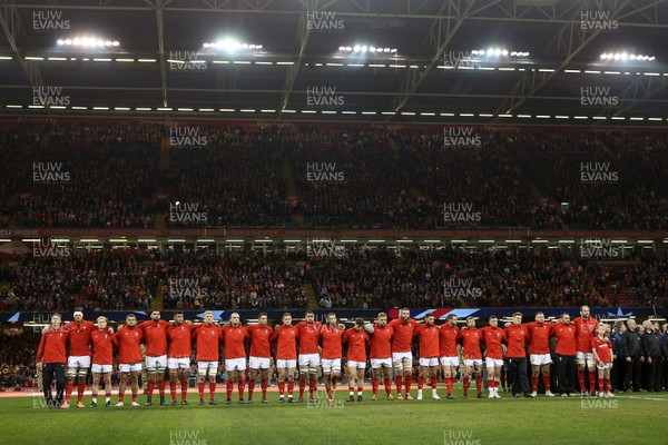 111117 - Wales v Australia - Under Armour Series 2017 - Wales sing the anthem