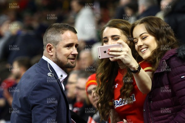 111117 Wales v Australia - Under Armour 2017 Series -  Shane Williams greets fans before the game 