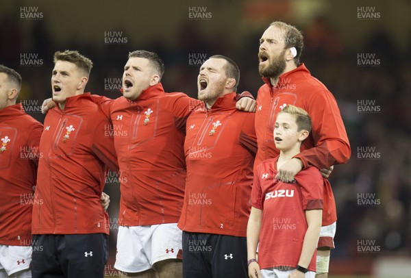 111117 - Wales v Australia, Under Armour Series 2017 - Players during the anthem