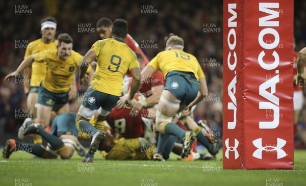 111117 - Wales v Australia, Under Armour Series 2017 - Under Amour post pads