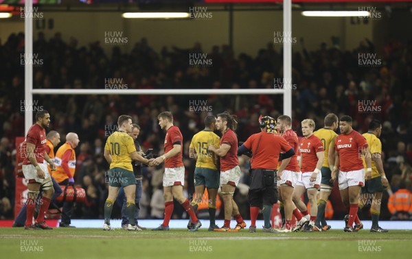 111117 - Wales v Australia, Under Armour Series 2017 - Players at the end of the match