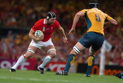 14.09.07 - Wales v Australia - Rugby World Cup 2007 -  Wales' Ian Gough takes on Daniel Vickerman 