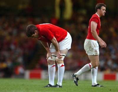 14.09.07 - Wales v Australia - Rugby World Cup 2007 -  Wales' Michael Owen and Mark Jones look dejected 