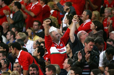 15.09.07  Wales v Australia... Welsh fans cheer their team on.  