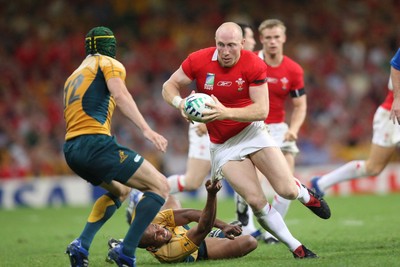 15.09.07 -Wales v Australia, RWC 2007 -  Wales' Tom Shanklin takes on Matt Giteau as George Gregan tries to hang on 