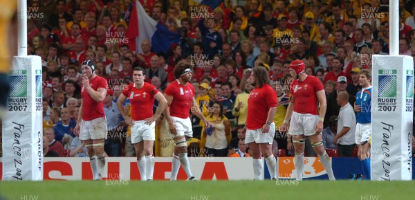 14.09.07 - Wales v Australia - Rugby World Cup 2007 -  Wales players look dejected after a Australian try 