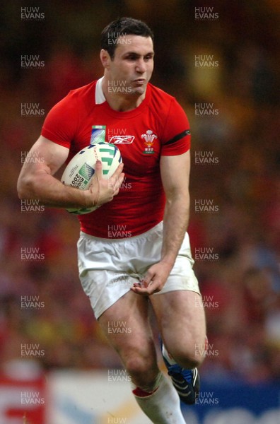 14.09.07 - Wales v Australia - Rugby World Cup 2007 -  Wales' Stephen Jones 