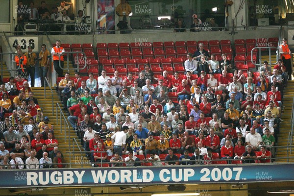 15.09.07  Wales v Australia... Lots of empty seats at the game.  