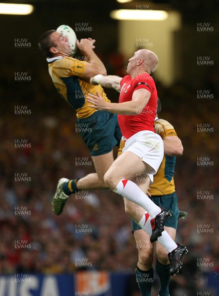 15.09.07  Wales v Australia... Wales Tom Shanklin tries to stop Chris Latham winning high ball. 