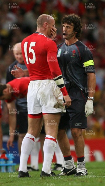 15.09.07  Wales v Australia... Wales Gareth Thomas is injured. 