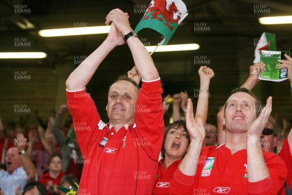 15.09.07  Wales v Australia... Welsh fans cheer their team on.  