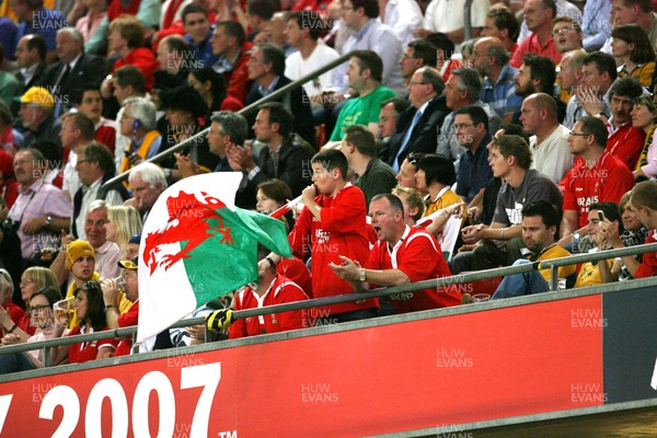 15.09.07  Wales v Australia... Welsh fans cheer their team on.  