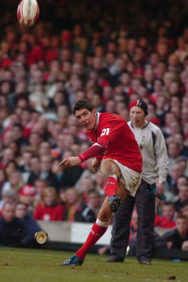 04.11.06 - Wales v Australia - Invesco Perpetual Series 2006 - Wales' James Hook 
