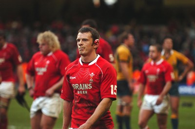 04.11.06  Wales v Australia.  Wales Kevin Morgan leaves the fiedl at the end of the game  