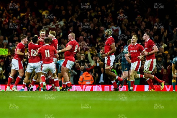 201121 - Wales v Australia - Autumn Nations Series - Wales Celebrate their Victory 