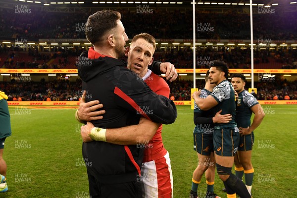 201121 - Wales v Australia - Autumn Nations Series - Alex Cuthbert and Liam Williams of Wales at the end of the game