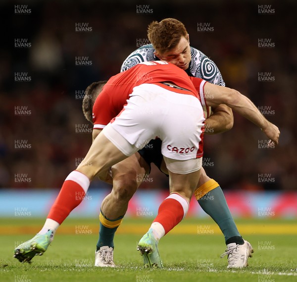 201121 - Wales v Australia - Autumn Nations Series - Andrew Kellaway of Australia is tackled by Josh Adams of Wales
