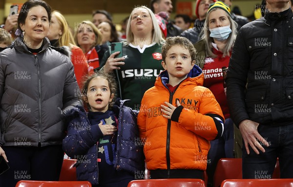 201121 - Wales v Australia - Autumn Nations Series - Two children sing the anthem