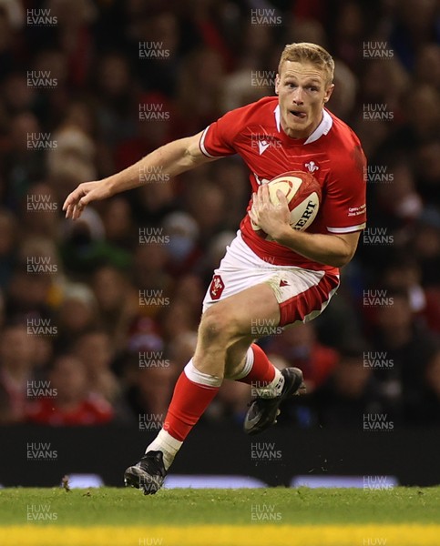 201121 - Wales v Australia - Autumn Nations Series - Johnny McNicholl of Wales