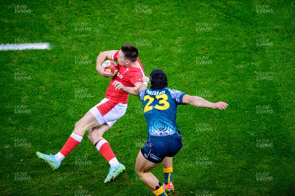 201121 - Wales v Australia - Autumn Nations Series - Tom Wright of Australia tackles Josh Adams of Wales by the collar