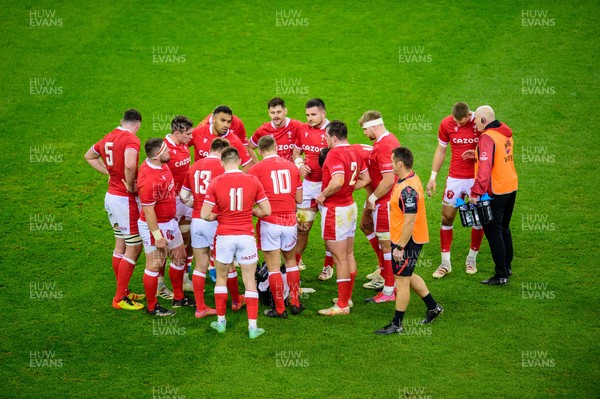 201121 - Wales v Australia - Autumn Nations Series - Wales huddle