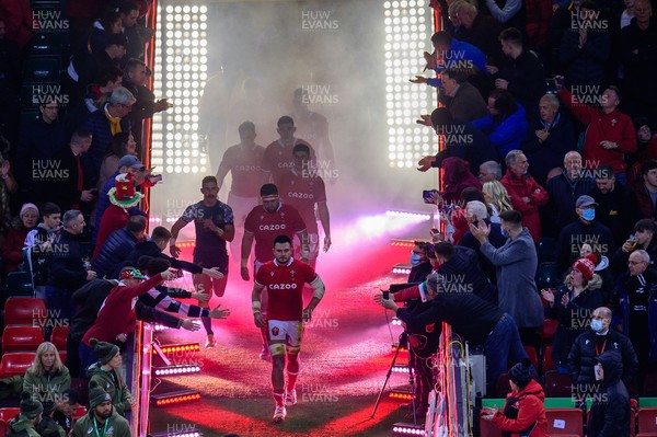 201121 - Wales v Australia - Autumn Nations Series - Wales team come out of the tunnel