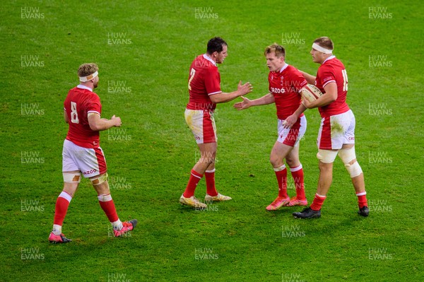 201121 - Wales v Australia - Autumn Nations Series - Nick Tompkins of Wales celebrates his try 