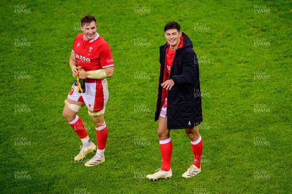 201121 - Wales v Australia - Autumn Nations Series - Taine Basham of Wales and Louis Rees-Zammit of Wales 