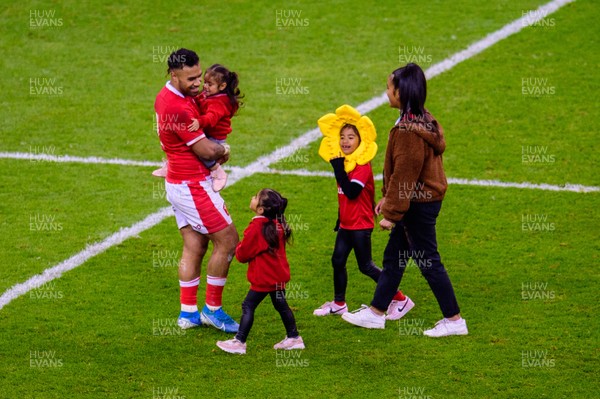 201121 - Wales v Australia - Autumn Nations Series - Willis Halaholo of Wales with his family