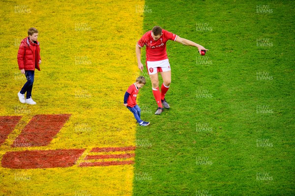 201121 - Wales v Australia - Autumn Nations Series - Dan Biggar of Wales with his family